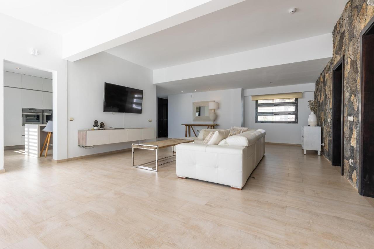 Villa Serenity Tías Buitenkant foto